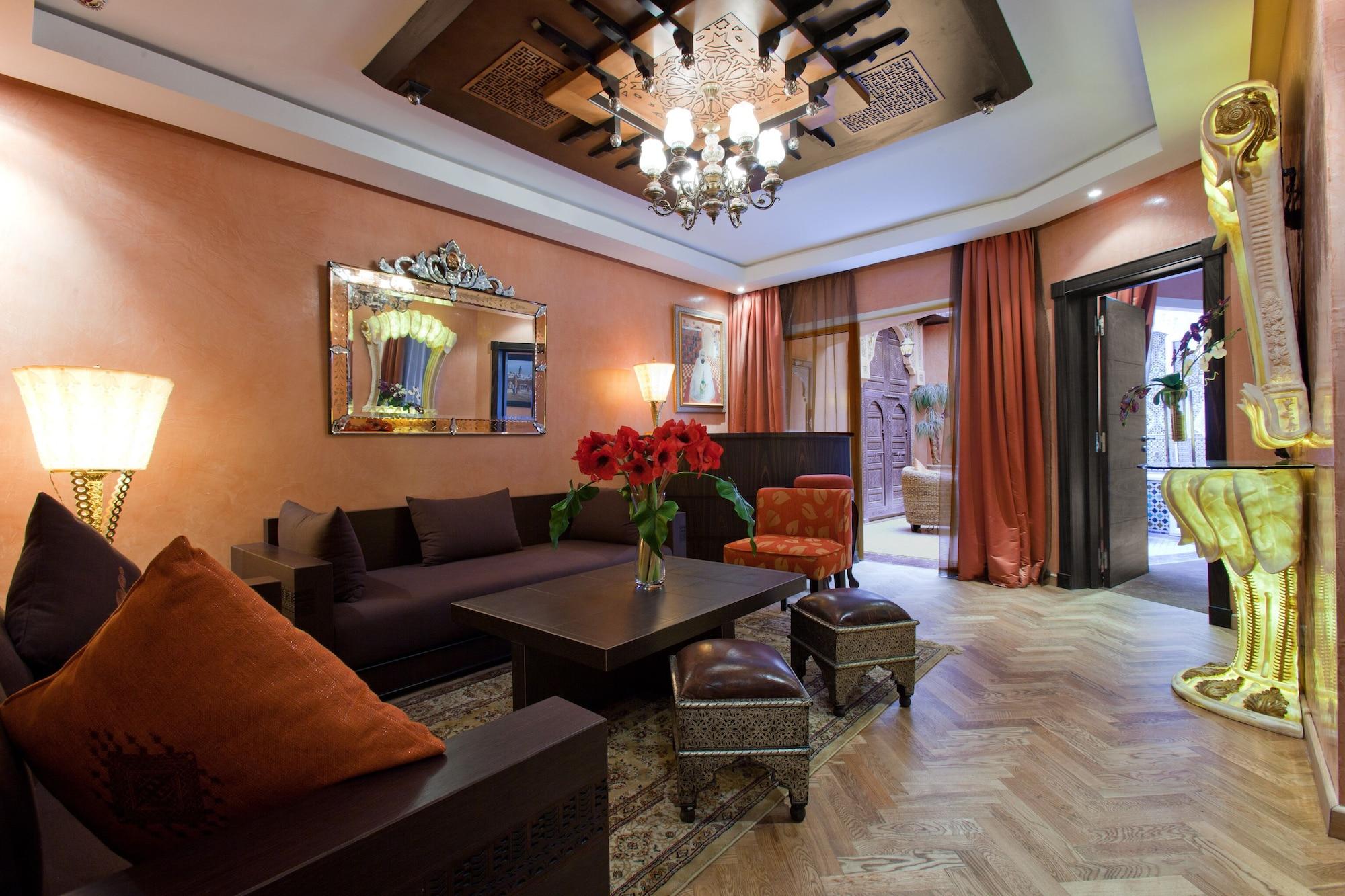 Art Palace & 5* Casa Blanca