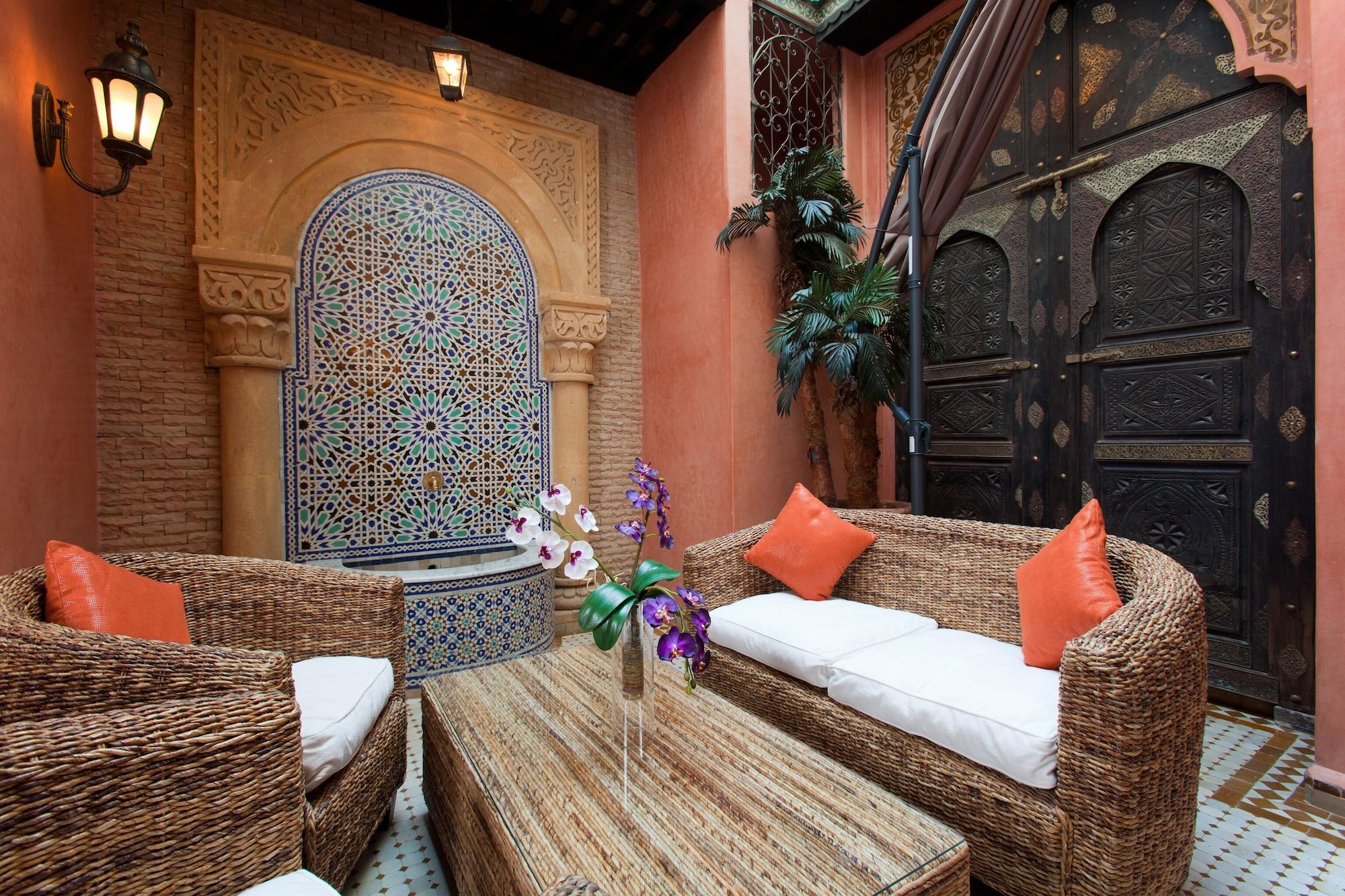 Art Palace & Hotel