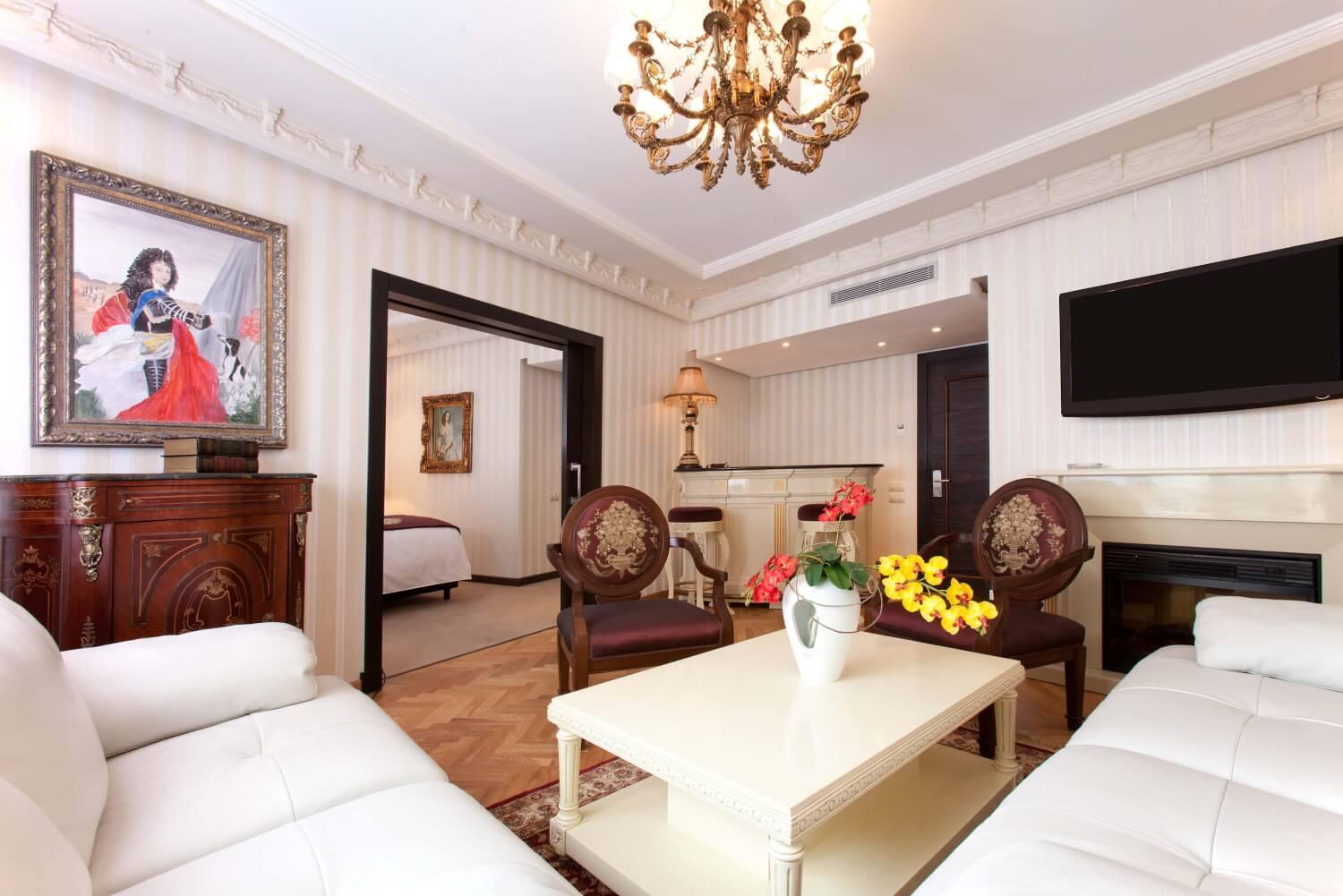 Art Palace & Casa Blanca