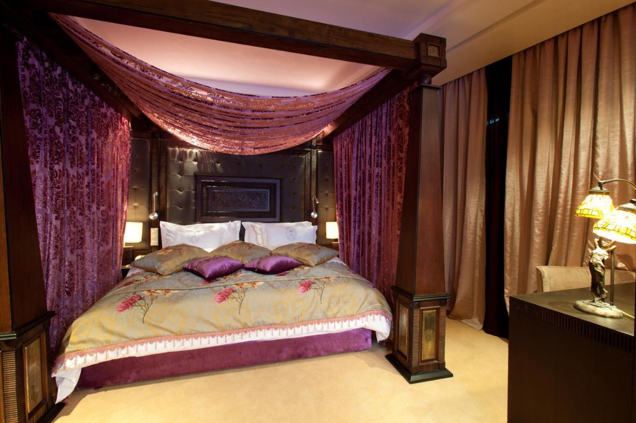 Art Palace & 5* Casa Blanca
